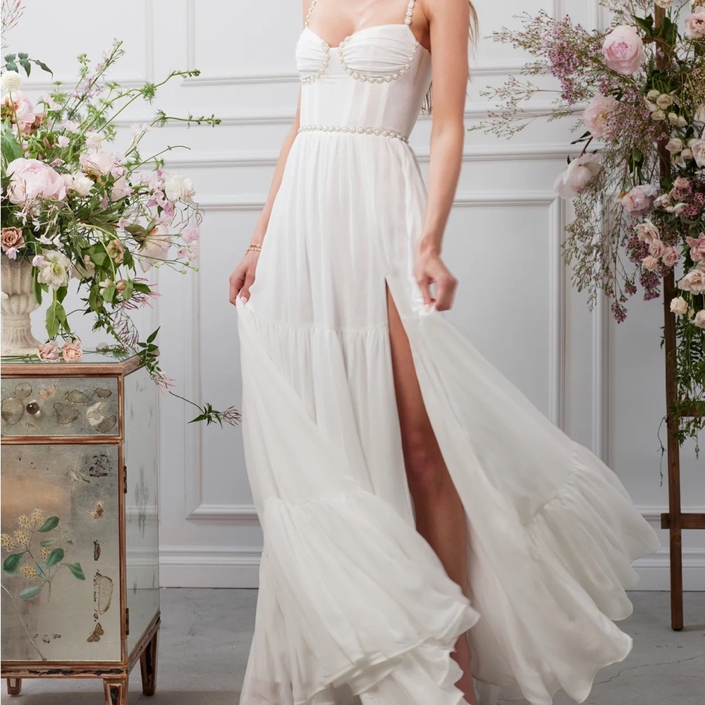 V. Chapman The Gwen Dress in White